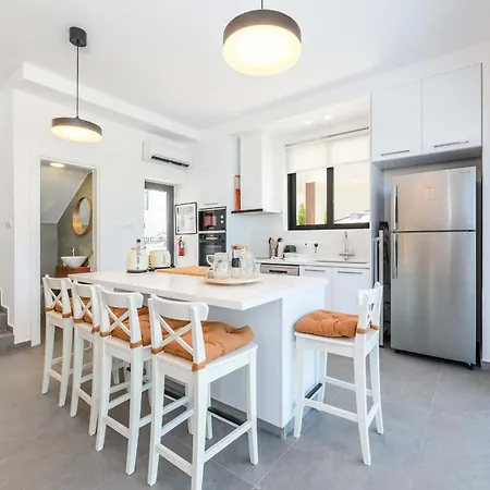 Villa By The - Sea Pearl Protaras