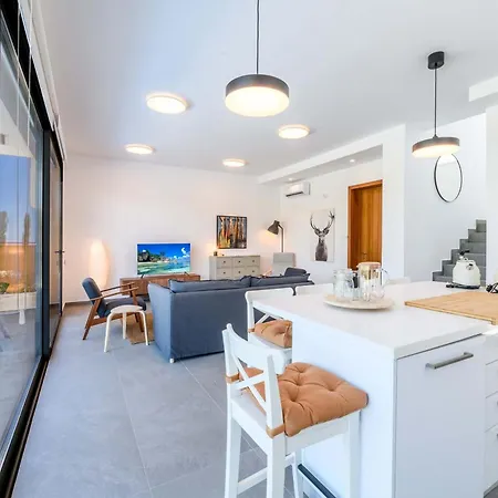 Villa By The - Sea Pearl Protaras