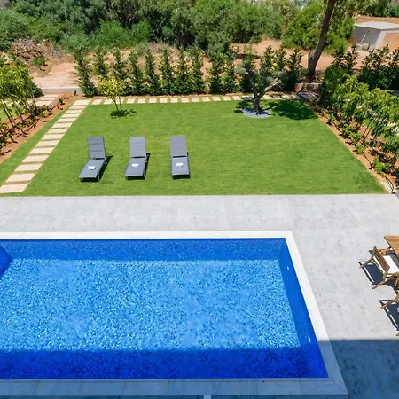 By The - Sea Pearl Villa *