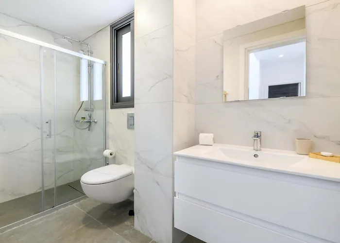 By The - Sea Pearl Protaras