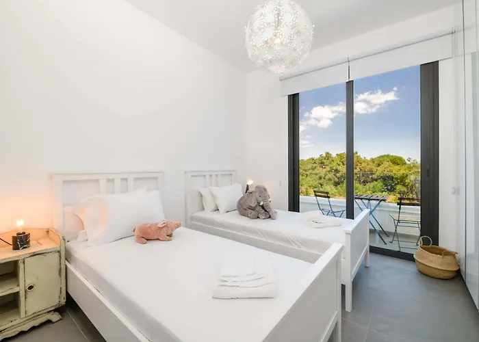 By The - Sea Pearl * Protaras