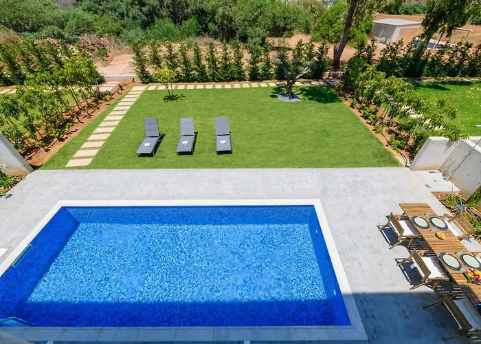 By The - Sea Pearl Villa *